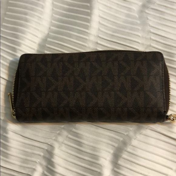 Michael kor - Picture 2 of 4